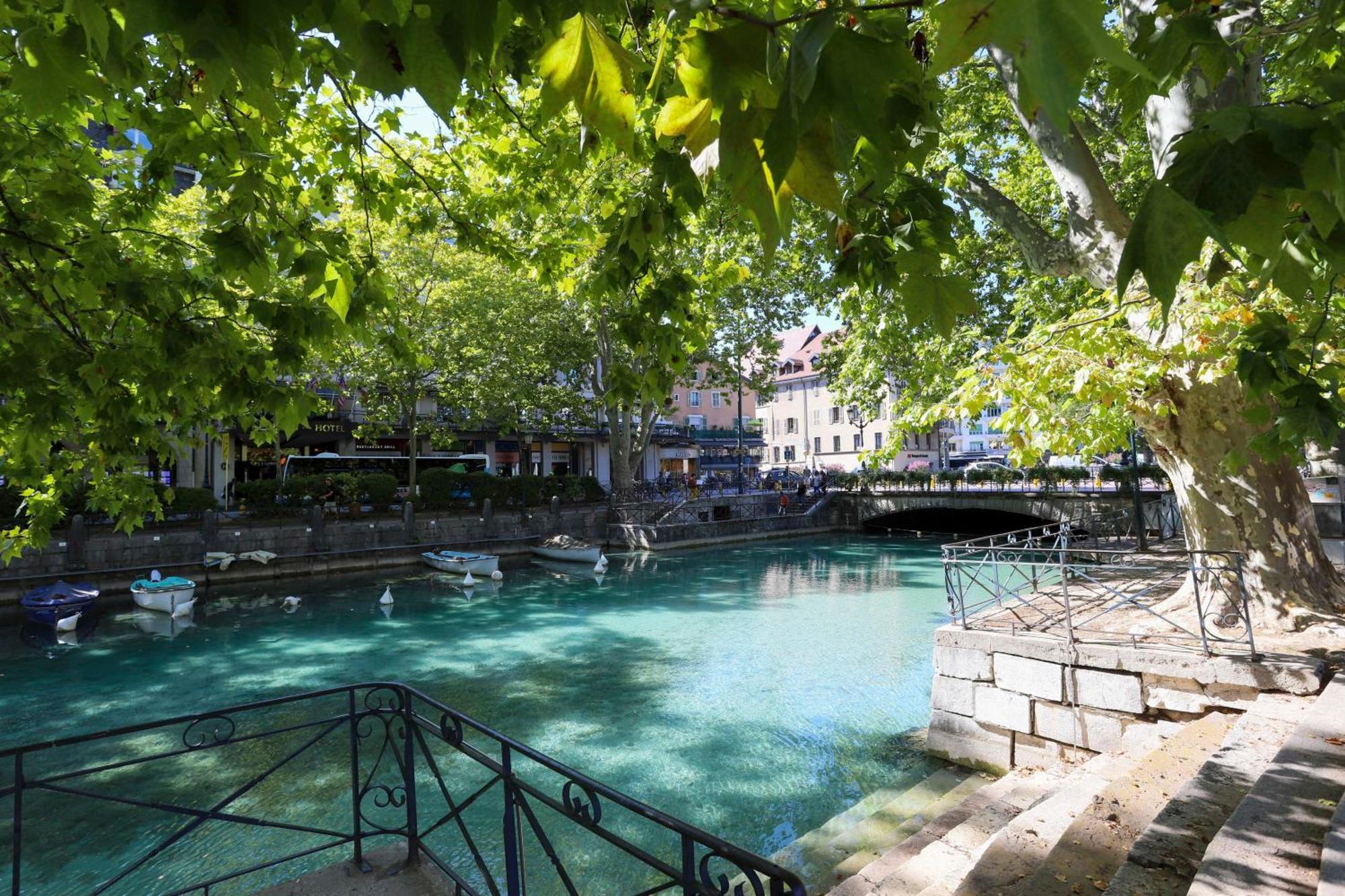 Royalement Bien ! Hyper-Centre - Wifi - Netflix - Disney Plus Annecy Zewnętrze zdjęcie